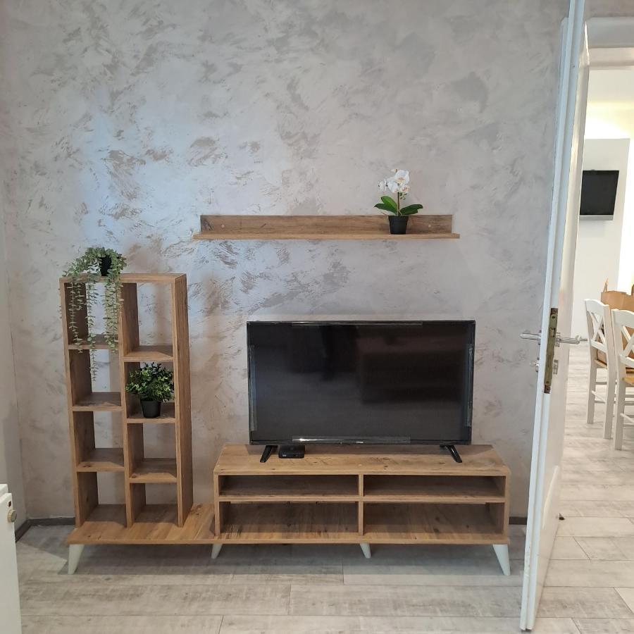 Apartman Centar Sd Semêndria Exterior foto